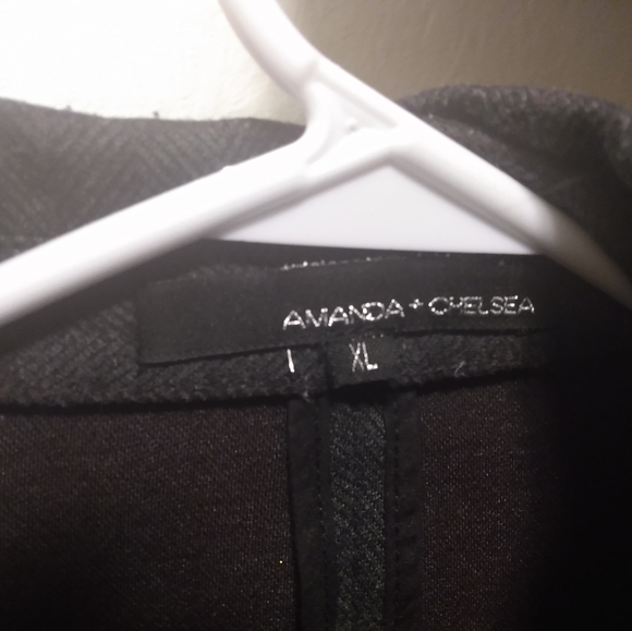 Amanda and Chelsea blazer - Picture 1 of 4